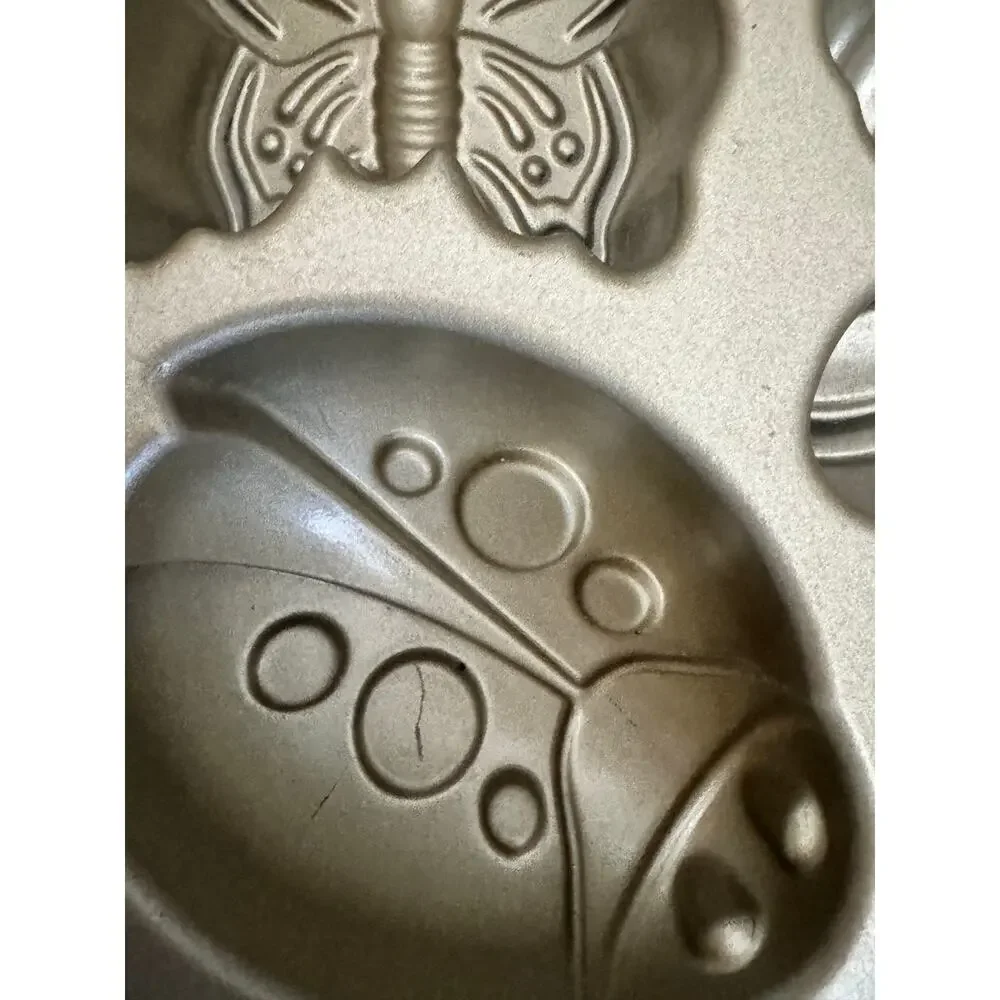 Nordic Ware Williams Sonoma Backyard Bugs Gold Aluminum Baking Pan